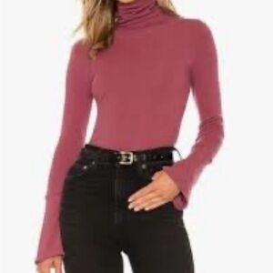 Free People Women's Mauve Turtleneck‎ Top